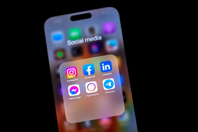 Retailers sharply improve spending on social media in 2025, research says